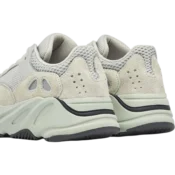 yzy 700 boost salt 3