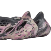 yzy foam rnnr mx carbon 3