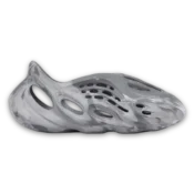 yzy foam rnnr mx granite 1