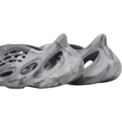 yzy foam rnnr mx granite 4