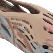 yzy foam rnnr mx sand grey 3