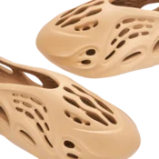 yzy foam rnnr ochre 3